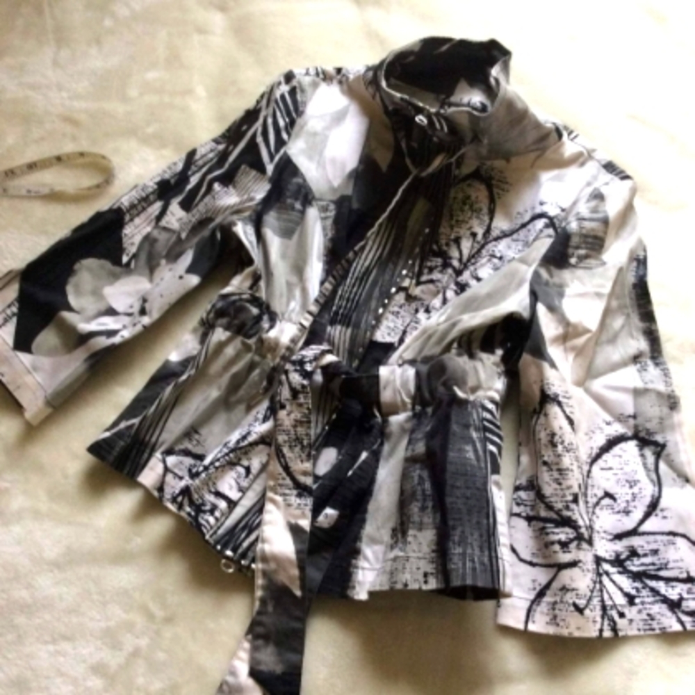 Berek Women's Multi Colored Black Gray White Cotton Jacket/Shirt size Sm…